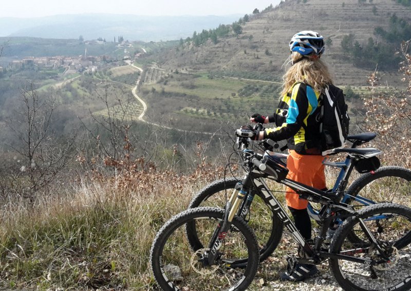 Malo vožnje i puno užitaka: Parenzana uz slatki dodir sladoleda od tartufa