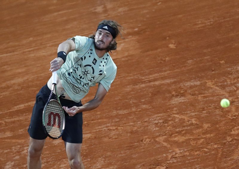 Stefanos Tsitsipas ostao u igru za obranu naslova, iako je izgubio deset gemova zaredom