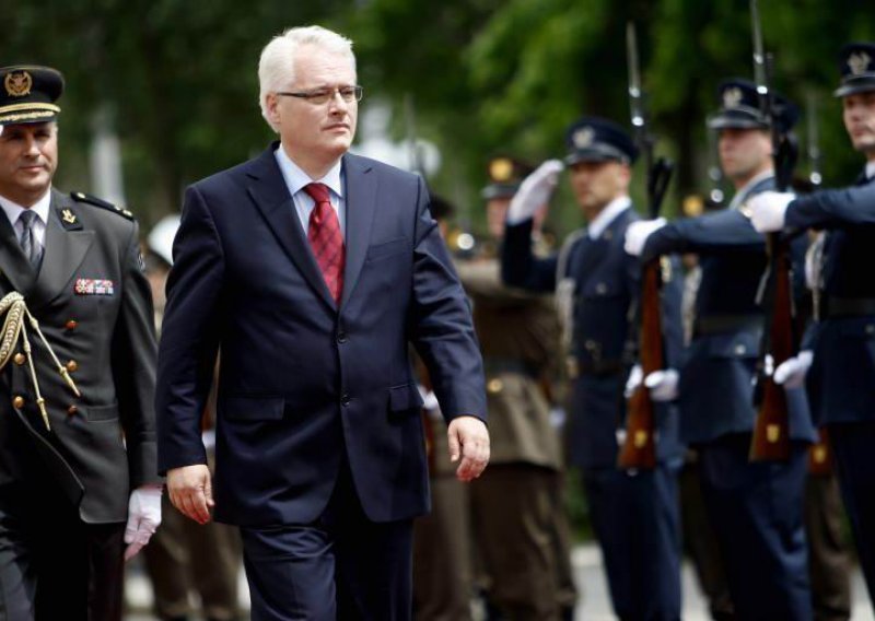 'Josipović ima amneziju, amnestira agresore'