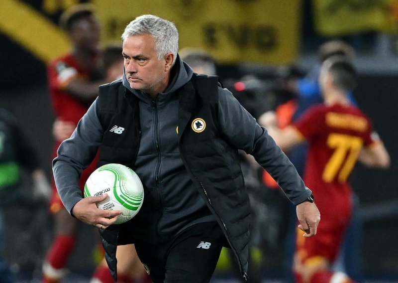 Jose Mourinho svojim je izjavama o sucima opet 'zapalio' Italiju: Bilo me sram stajati uz rub terena i gledati što nam rade...