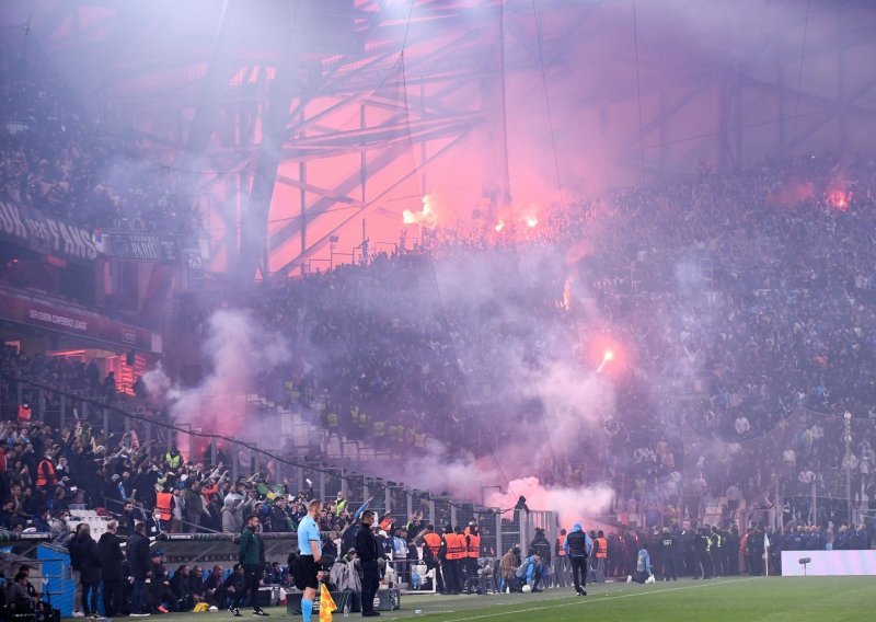 Uefa šalje račun Francuzima i Grcima; skupo će ih koštati divljanje navijača