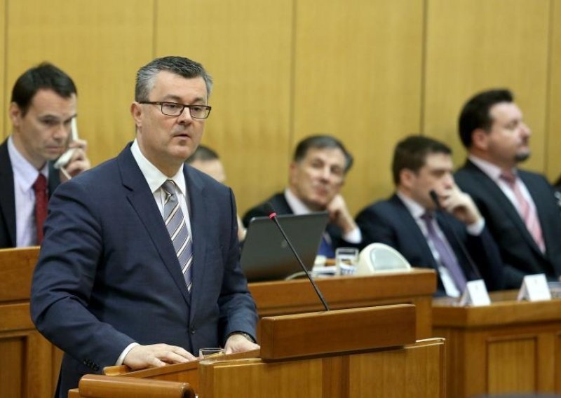 Orešković: Nadam se da će 'force' biti 'with us'