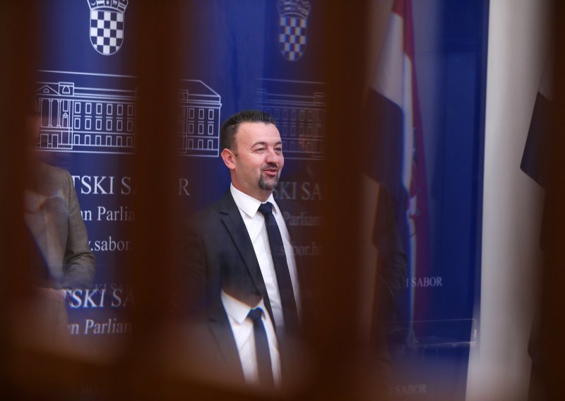 Pavliček: SDSS-ova Šimpraga nije osudila nedavne incidente u Kninu