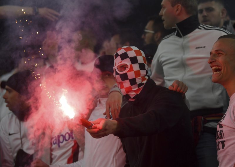 Divljaštvo na londonskom stadionu bit će najrigoroznije sankcionirano; West Ham zgrožen napadom na novinare