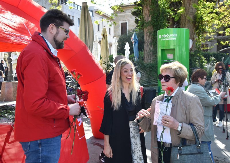 Peđa Grbin u Puli dijelio karanfile pa se osvrnuo na novog ministra: On nema pojma o radu i radništvu