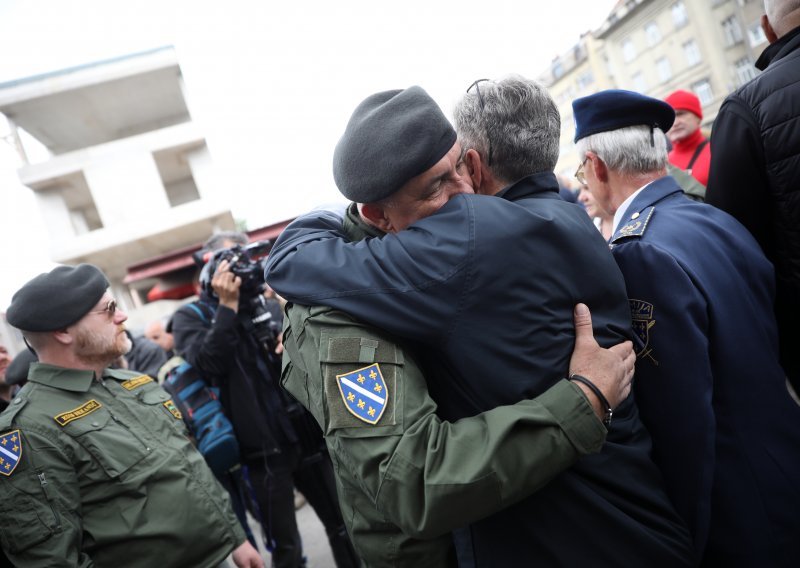 U Sarajevu obilježeno 30 godina od prvog sukoba s vojskom JNA; istog dana otet je tadašnji predsjednik Izetbegović