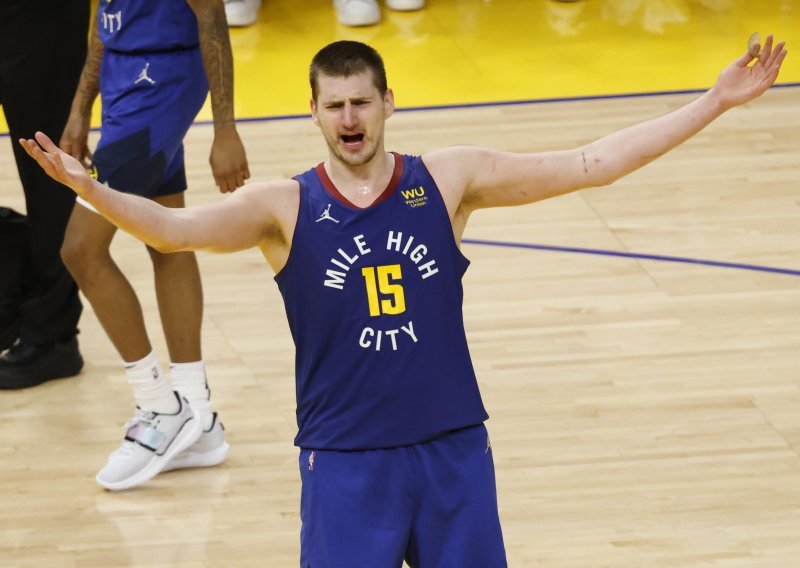 Nikola Jokić opet je potukao konkurenciju; drugi puta u nizu izabran je za najkorisnijeg igrača NBA-a što je jednu zvijezdu šokiralo