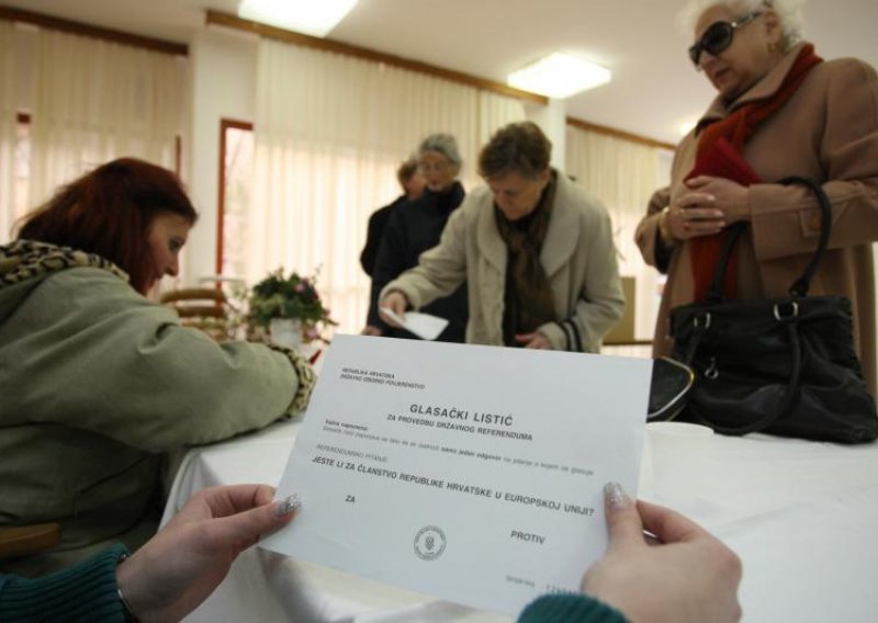 Do 11 sati glasalo 11,44 posto birača