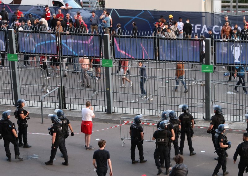 [FOTO] UEFA će obaviti neovisnu istragu o kaosu prije finala Lige prvaka, a onda poduzeti korake...