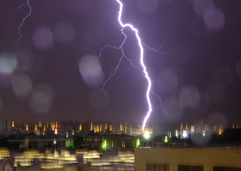 I danas mogući pljuskovi s grmljavinom, pogledajte gdje se popodne vrijeme mijenja