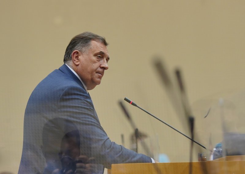 Dodik zatražio deportaciju Christian Schmidta: 'Sve njegove radnje su ništavne'