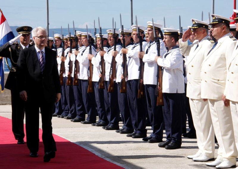 Umjesto nabave novih popravljat će se stari avioni