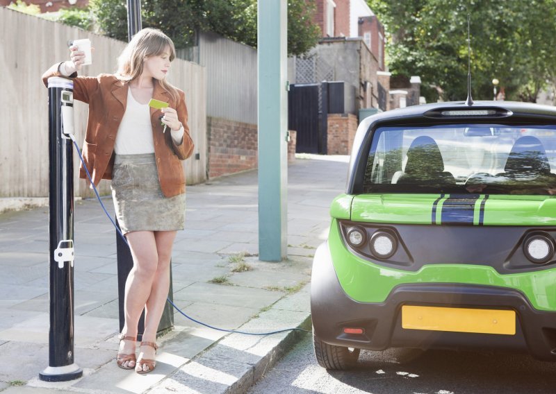 Sve bliže vrijeme kad će se električni automobili puniti brzo kao benzinski