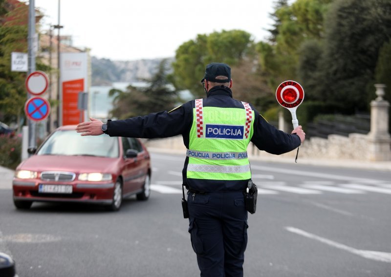 Znate li da vas ovlaštene osobe mogu zaustaviti i obaviti tehnički pregled vašeg vozila i na cesti?