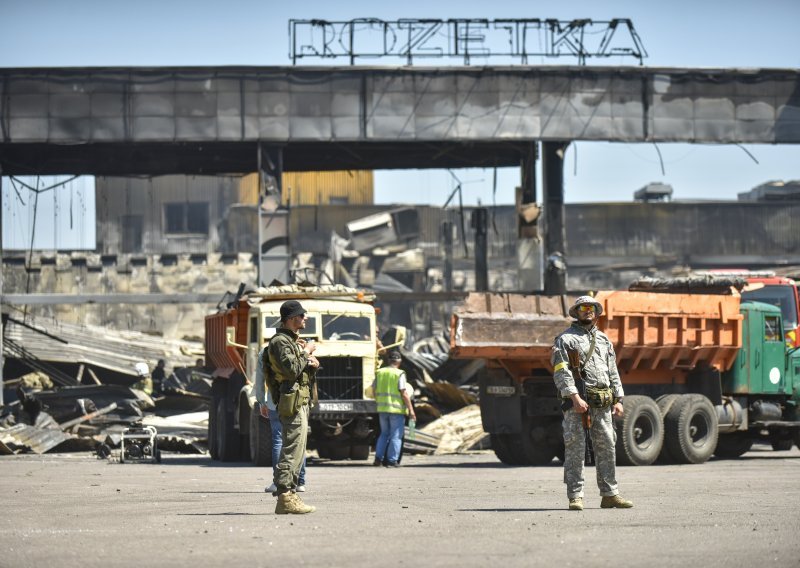 Nastavljena ruska ofenziva, glavni napadi usmjereni na Luhansk i Donjeck