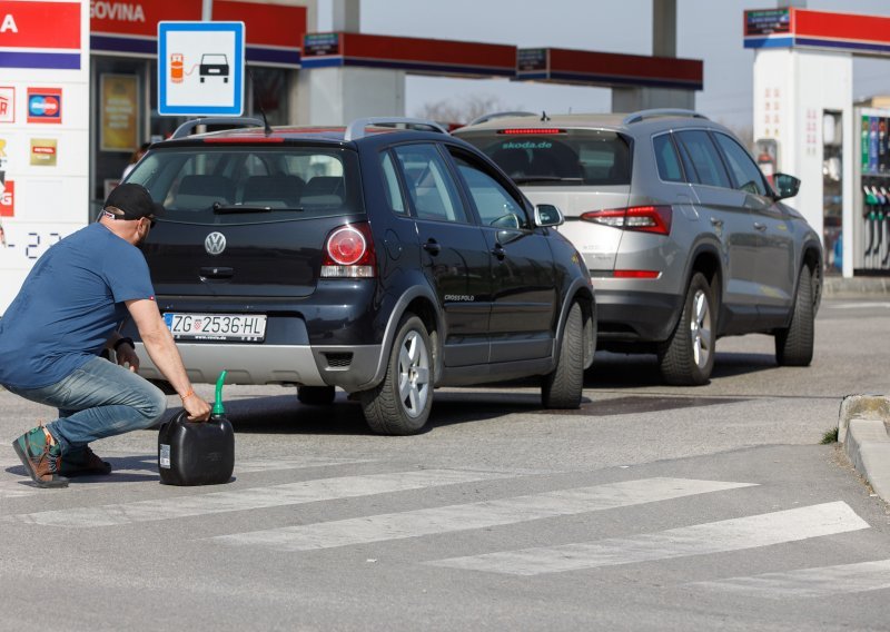 Od utorka moguć strelovit skok cijena benzina i dizela, Vlada na stolu ima ove tri opcije