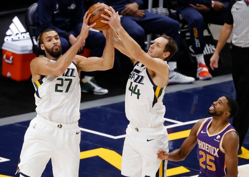 Utah Jazz je u zamjenu za svoju zvijezdu dobio čak devet igrača, a sve su češće glasine da će se riješiti i našeg Bojana Bogdanovića