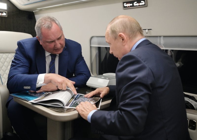 Putin smijenio bliskog suradnika Dmitrija Rogozina, šefa ruske svemirske agencije koji je Crnoj Gori prijetio nuklearnim oružjem