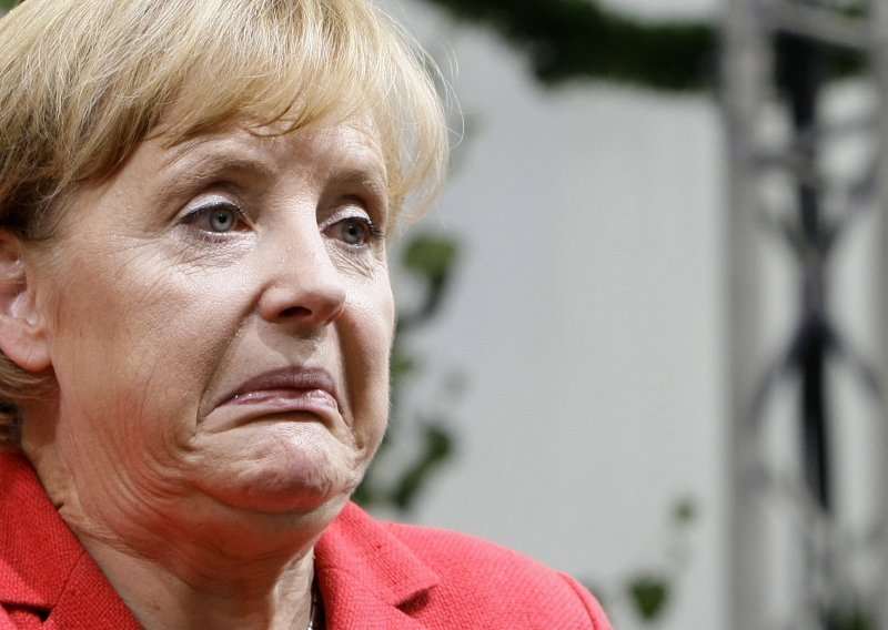 I Angela Merkel pokušava riješiti krizu u BiH