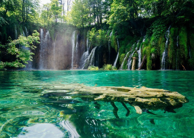 NP Plitvice pridružili su se inicijativi za umanjenje korištenja jednokratne plastike i postali su jedna od “Plastic Free Croatia” organizacija!