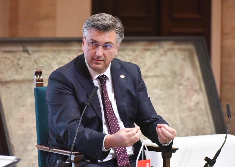 Plenković nakon nevremena u Karlovcu: Vlada će pomoći