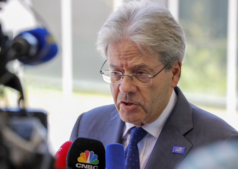 Gentiloni: Stranke koje su odbile glasati o povjerenju bivšem šefu Europske središnje banke su neodgovorne