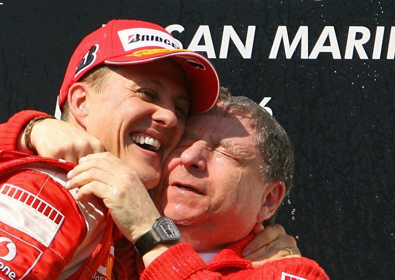 Michael Schumacher dobio nagradu, sin Mick nije došao, supruga zaplakala, a čovjek koji posjećuje legendu priznao: Istina je...