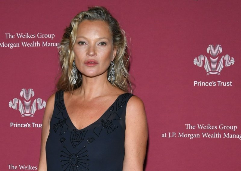 Kate Moss žarila je i palila pistama, a danas tvrdi: 'Mislila sam da nisam za taj posao, majka mi je rekla da nisam fotogenična'