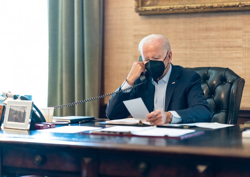 Biden će ostati u izolaciji dok ne bude negativan na koronavirus