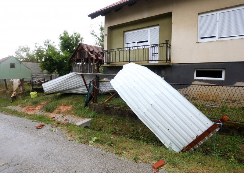 Vatrogasci poslali dodatne snage oko Karlovca, još uvijek saniraju posljedice strašnog nevremena