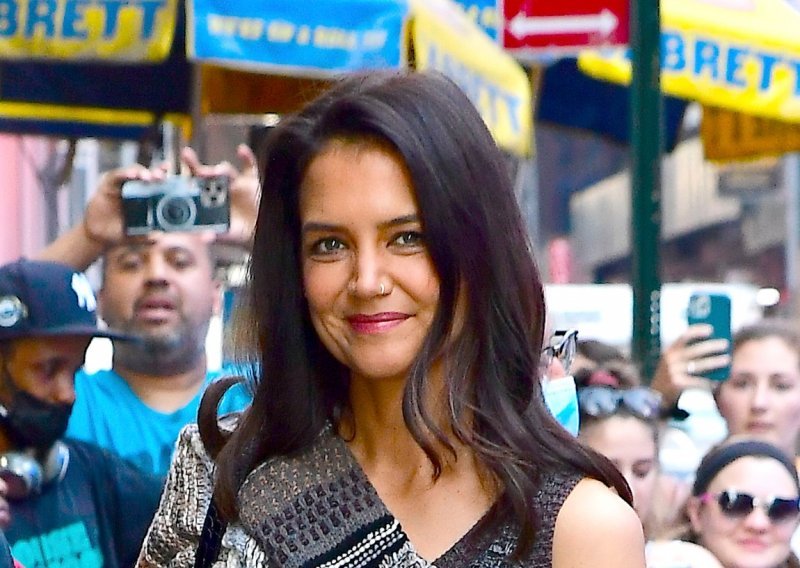 Katie Holmes pohvalila se pjevačkim talentom kćeri Suri, ali i njihovom suradnjom