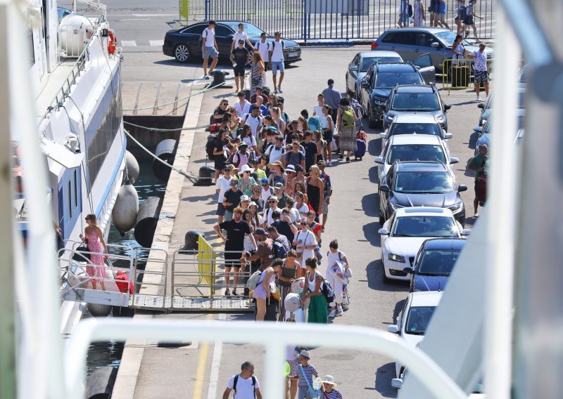 U Splitsko-dalmatinskoj županiji 24 posto više turista nego lani, ali još uvijek manje nego 2019.