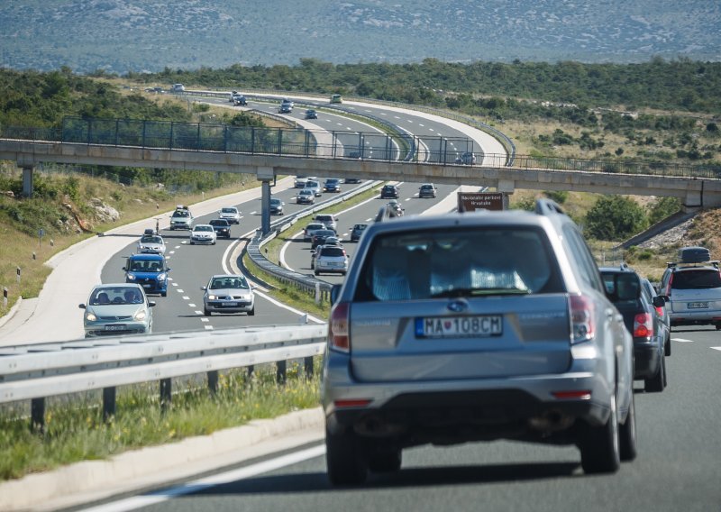 Policija poziva vozače i pješake na oprez uoči Velike Gospe