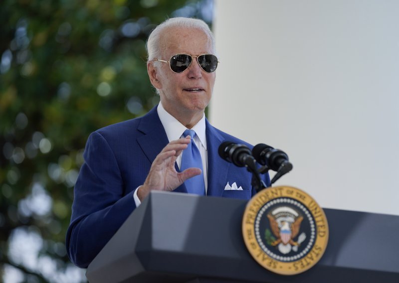 Biden negativan na covid-19