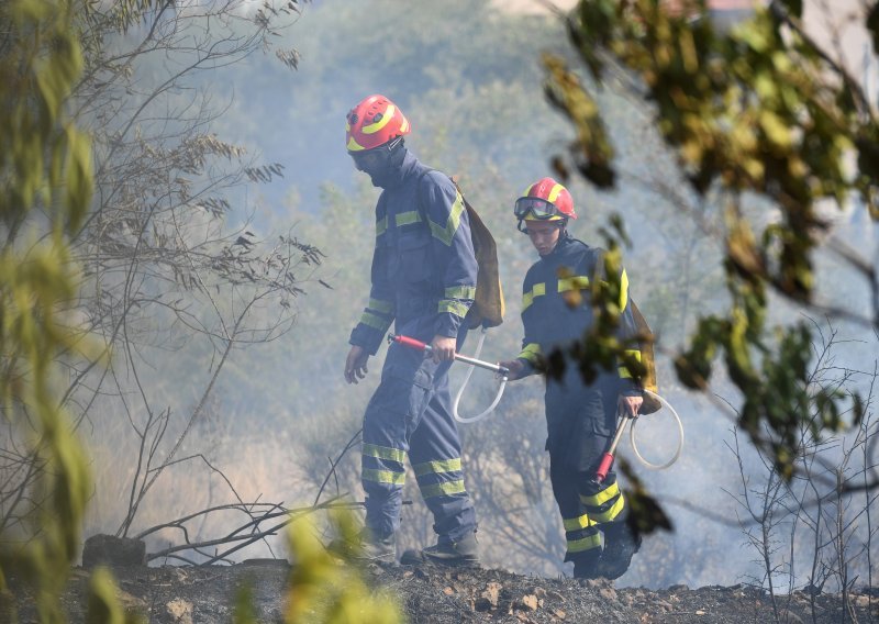 Otkriveno kako je došlo do nedavnog požara kod Šibenika. Uzrokovala su ga trojica maloljetnika. Što im slijedi neće biti ugodno