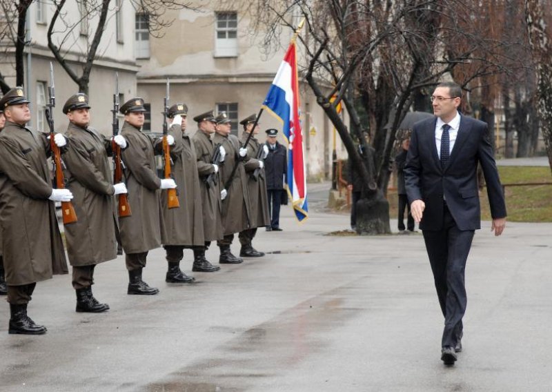 PR služba MORH-a spala 'samo' na 37 ljudi