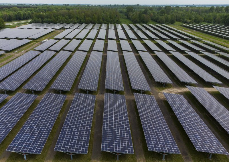 [FOTO] Solarne ploče sve su učinkovitije, cijena im je od 2010. niža za čak 85 posto, a znanstvenici tvrde da su napravili i noćne