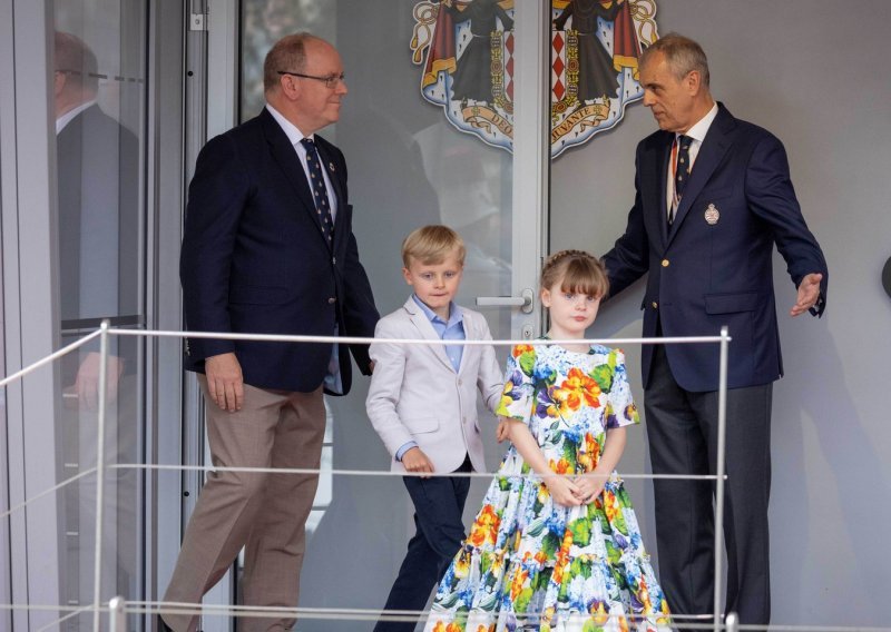 Monaco ponovno bruji o bračnim problemima i to nakon što je princ Albert snimljen sam s djecom na odmoru