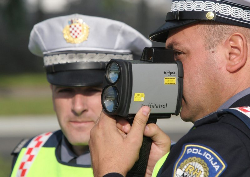 Muškarac se na autocesti A1 u punoj brzini zabio u betonsku blokadu i na mjestu poginuo