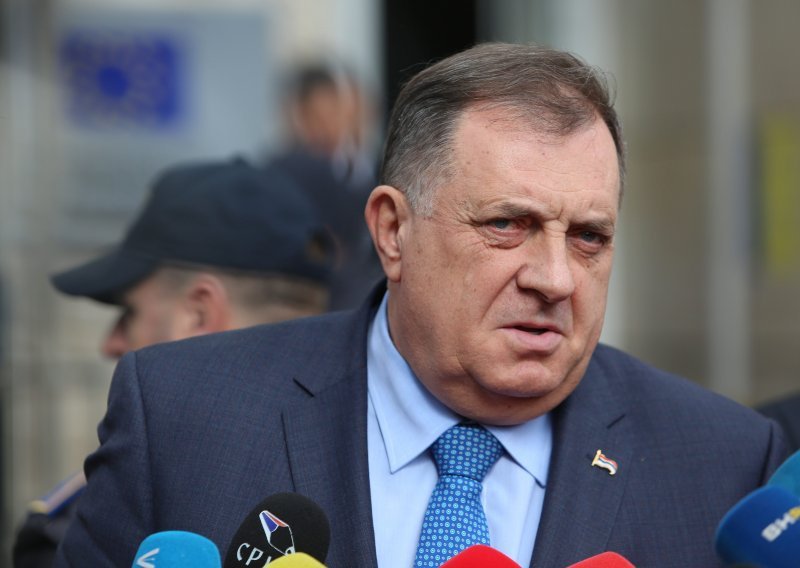 Dodik, Vučić i Porfirije položili temeljac za cestu, pa se prebacili na teze o granici: 'Danas Srbi imaju dvije države, Republiku Srpsku i Srbiju, nastavit ćemo se boriti za naše jedinstvo'