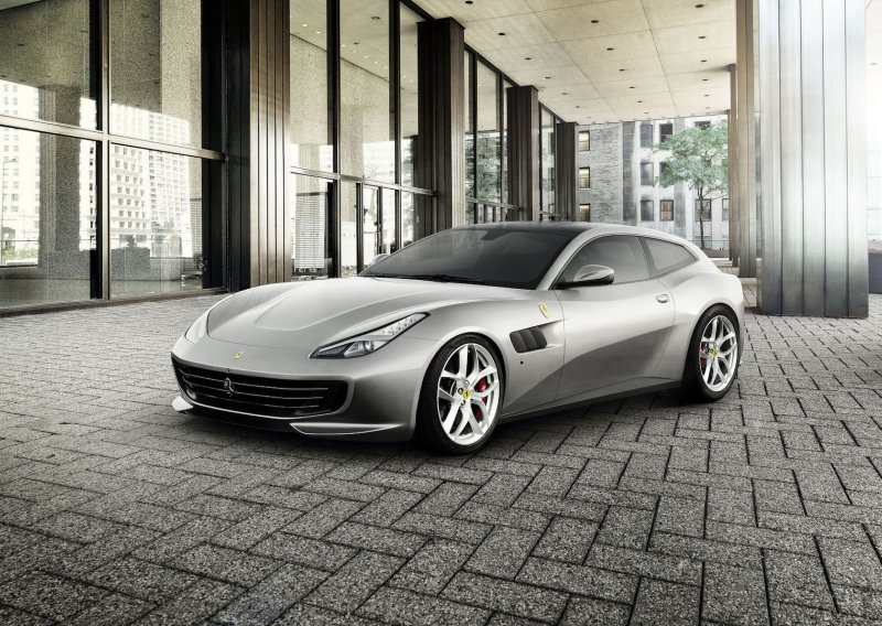 Ferrari GTC4 Lusso T: V8 biturbo i stražnji pogon smanjili kilažu