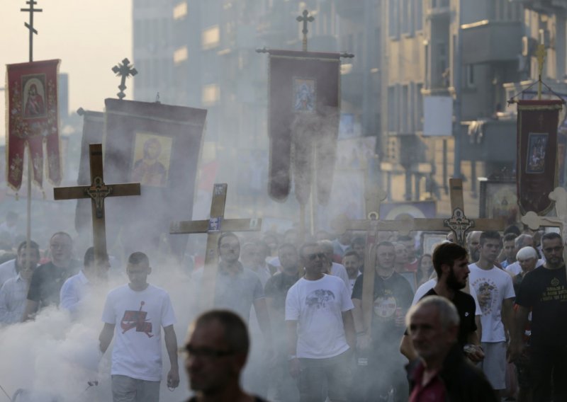 Europska unija od srbijanske traži objašnjenje zbog otkazivanja EuroPridea u Beogradu, organizatori najavljuju održavanje