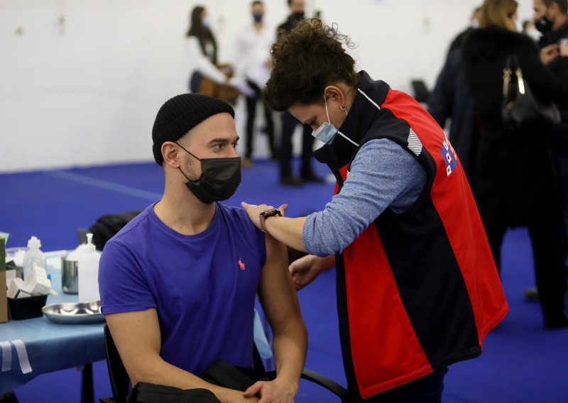 Raste interes za cijepljenje u Hrvatskoj, sve više građana sada želi i četvrtu dozu. Donosimo brojke