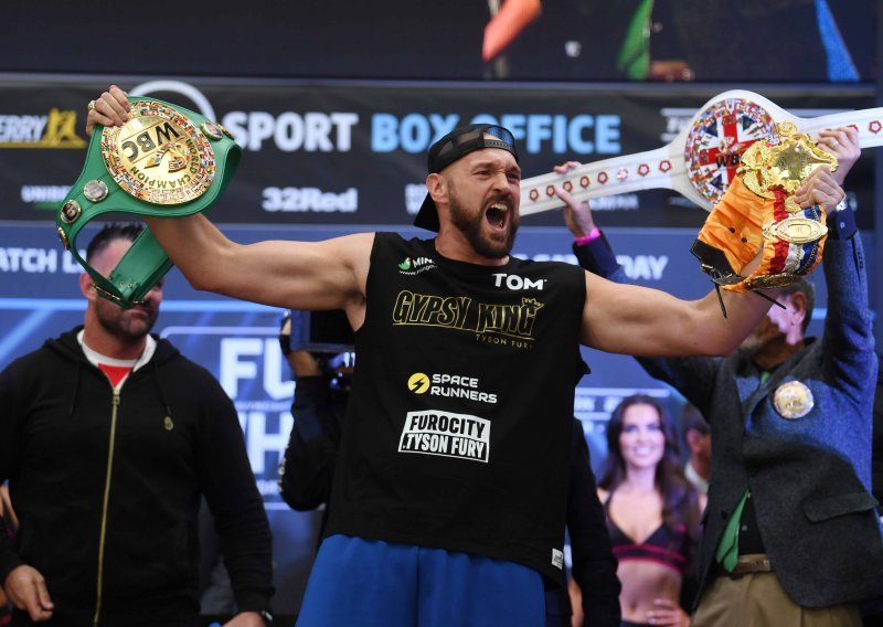 Tyson Fury opet promijenio priču: ništa od mirovine, a umjesto Usika, u ringu želi samo njega!