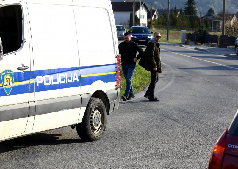 [VIDEO] Dvadesetak maskiranih osoba napalo navijače Osijeka na odmorištu kod Slavonskog Broda