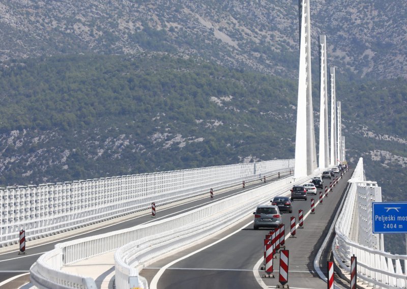 Frontalni sudar na pristupnim cestama Pelješkom mostu