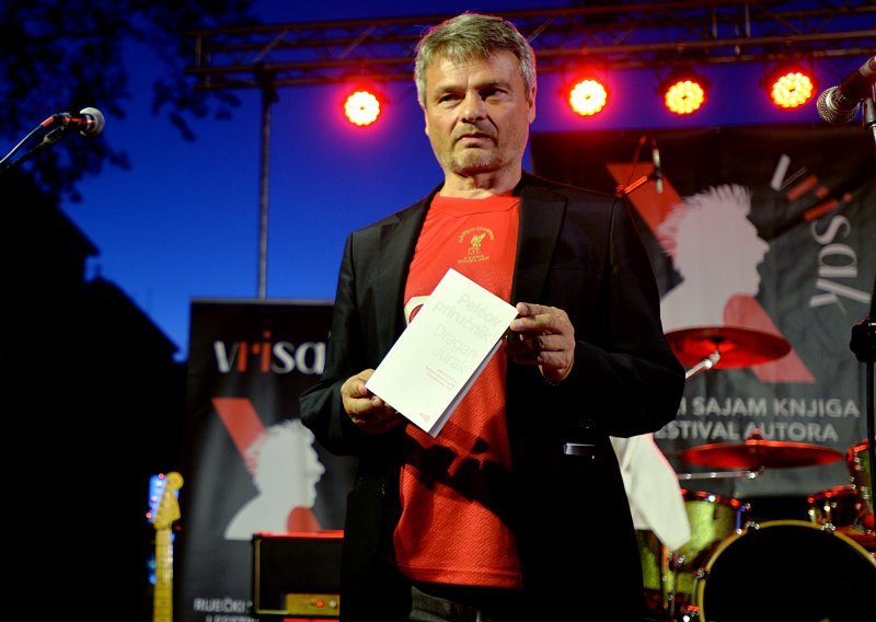 [FOTO] Dragan Jurak pobjednik VBZ-ova natječaja za najbolji neobjavljeni roman 2022.