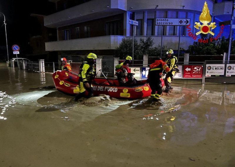 U jučerašnjem nevremenu u Marcheu smrtno stradalo 11 ljudi; nestali dječak i žena