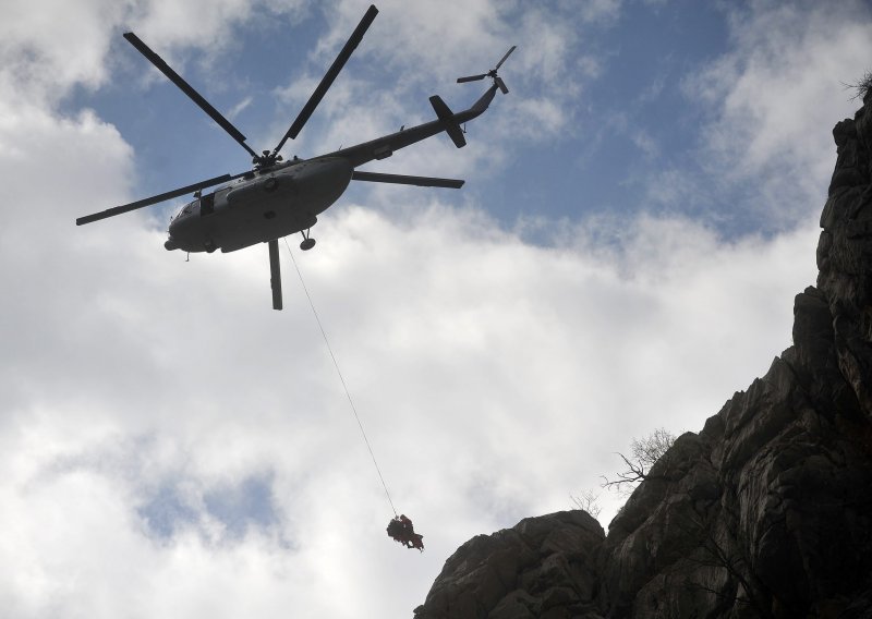 HGSS morao odustati od transporta ozlijeđene osobe s Biokova helikopterom