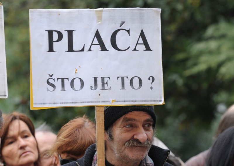 Prosječna plaća u prosincu pala ispod važne psihološke barijere